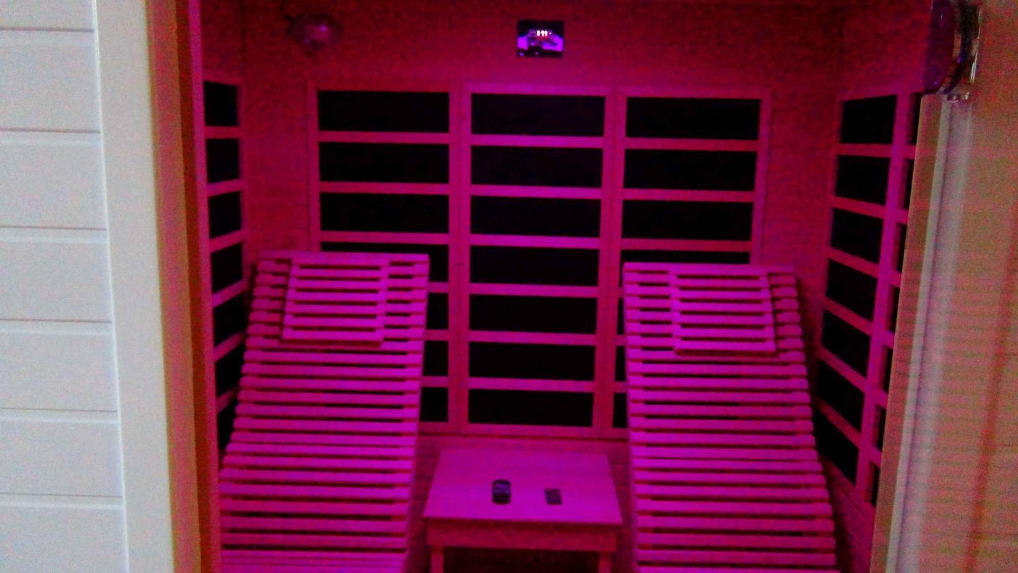 Le Clos Des Tilleuls D Day Home, Chambres D'Hotes, Suite Avec Sauna Privatif, Suite Avec Balneotherapie Privative, En Supplement Option Spa Bain A Remous La Vendelée Екстериор снимка