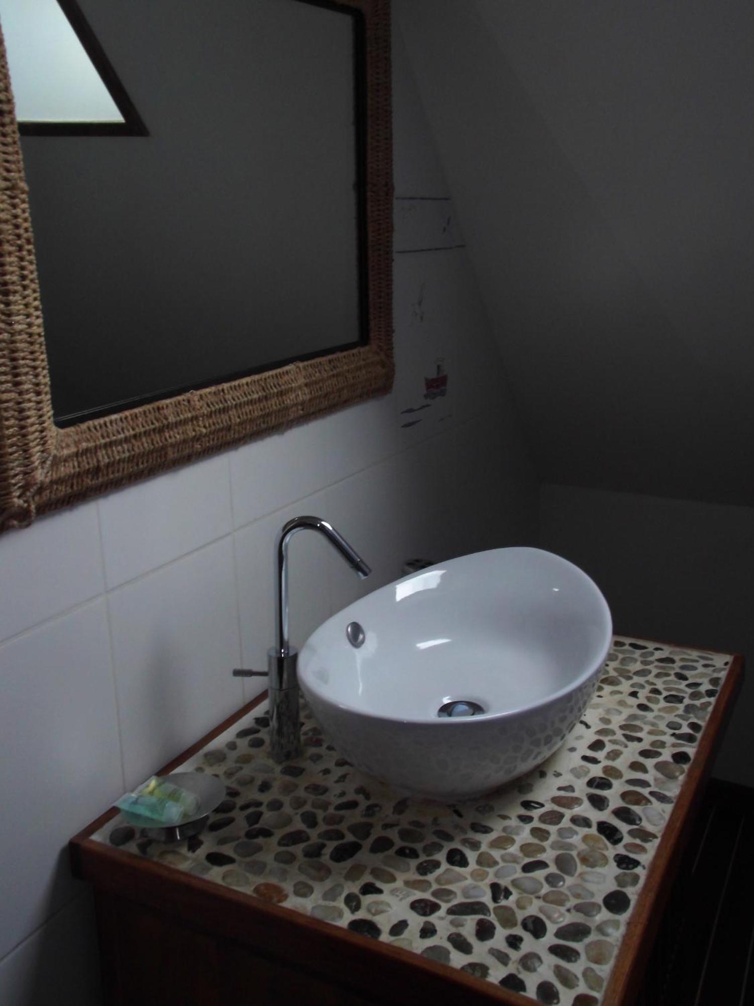 Le Clos Des Tilleuls D Day Home, Chambres D'Hotes, Suite Avec Sauna Privatif, Suite Avec Balneotherapie Privative, En Supplement Option Spa Bain A Remous La Vendelée Стая снимка