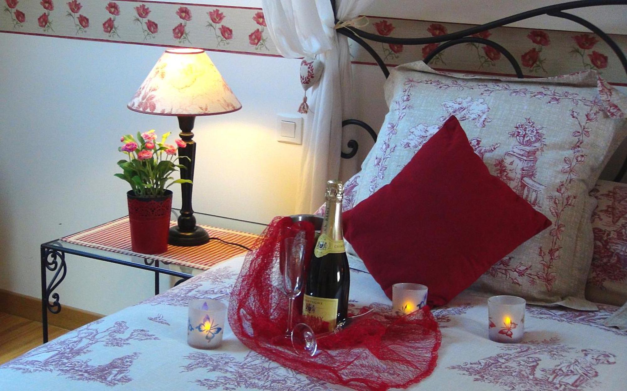 Le Clos Des Tilleuls D Day Home, Chambres D'Hotes, Suite Avec Sauna Privatif, Suite Avec Balneotherapie Privative, En Supplement Option Spa Bain A Remous La Vendelée Екстериор снимка