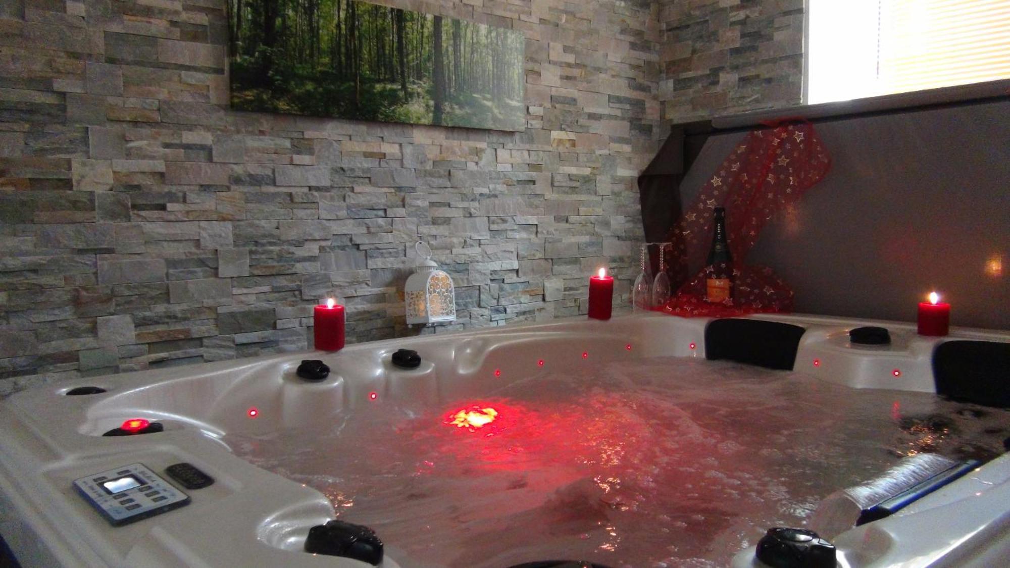 Le Clos Des Tilleuls D Day Home, Chambres D'Hotes, Suite Avec Sauna Privatif, Suite Avec Balneotherapie Privative, En Supplement Option Spa Bain A Remous La Vendelée Екстериор снимка
