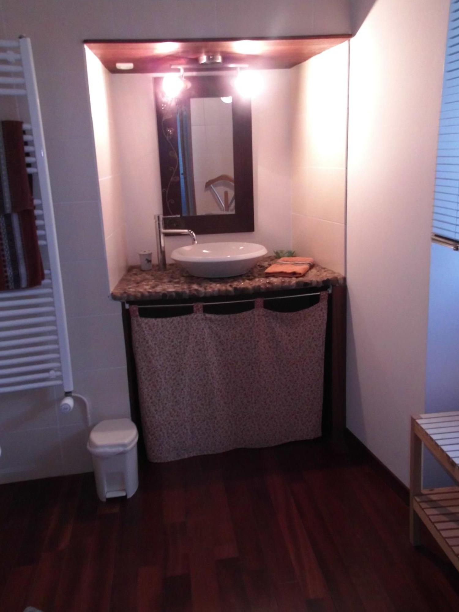 Le Clos Des Tilleuls D Day Home, Chambres D'Hotes, Suite Avec Sauna Privatif, Suite Avec Balneotherapie Privative, En Supplement Option Spa Bain A Remous La Vendelée Стая снимка