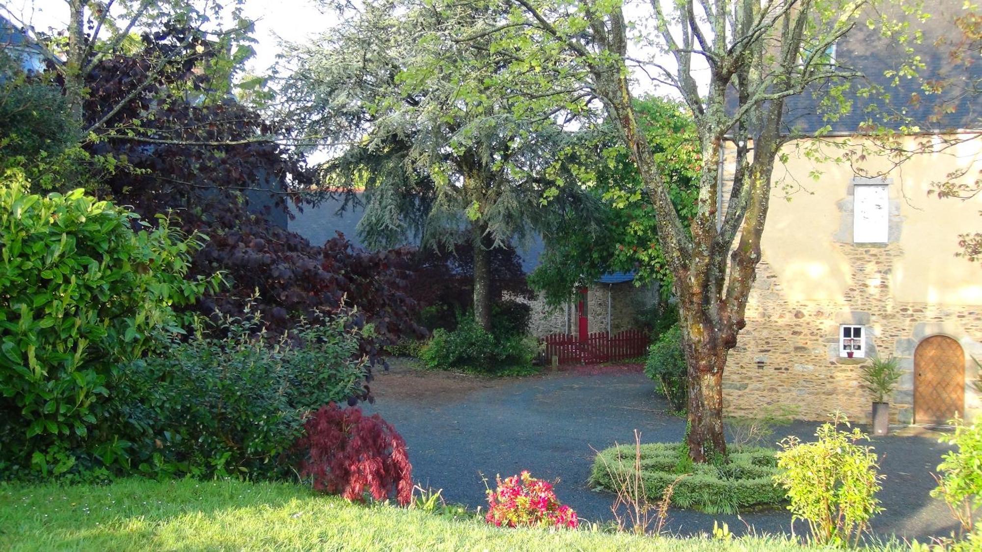 Le Clos Des Tilleuls D Day Home, Chambres D'Hotes, Suite Avec Sauna Privatif, Suite Avec Balneotherapie Privative, En Supplement Option Spa Bain A Remous La Vendelée Екстериор снимка