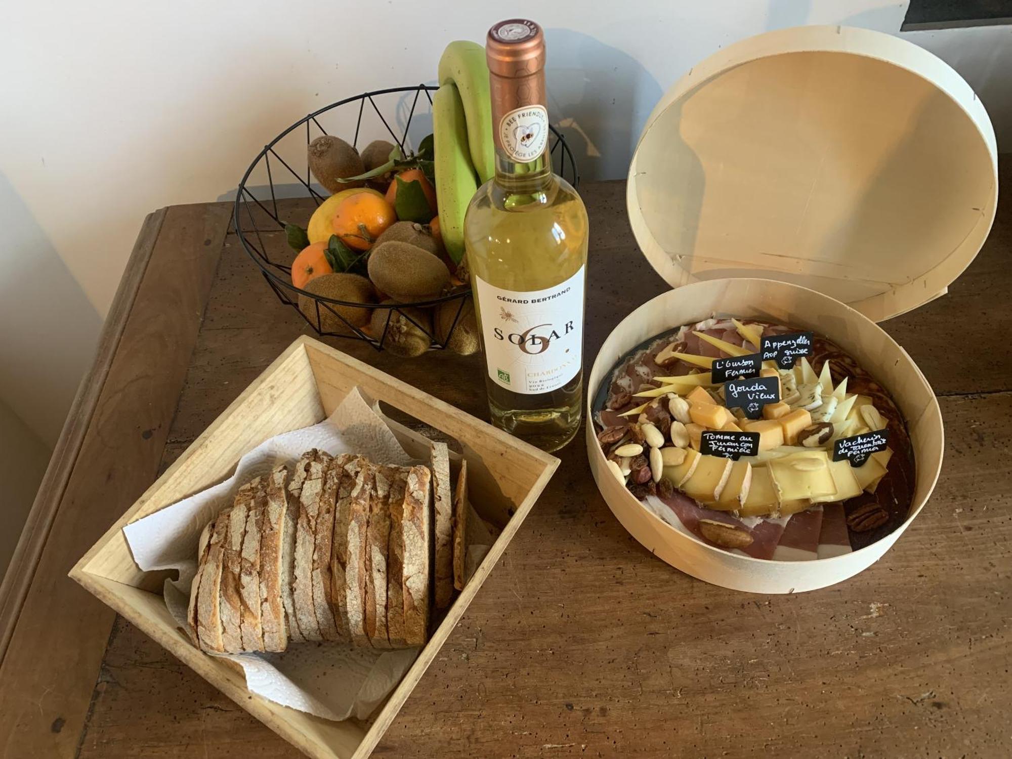 Le Clos Des Tilleuls D Day Home, Chambres D'Hotes, Suite Avec Sauna Privatif, Suite Avec Balneotherapie Privative, En Supplement Option Spa Bain A Remous La Vendelée Екстериор снимка