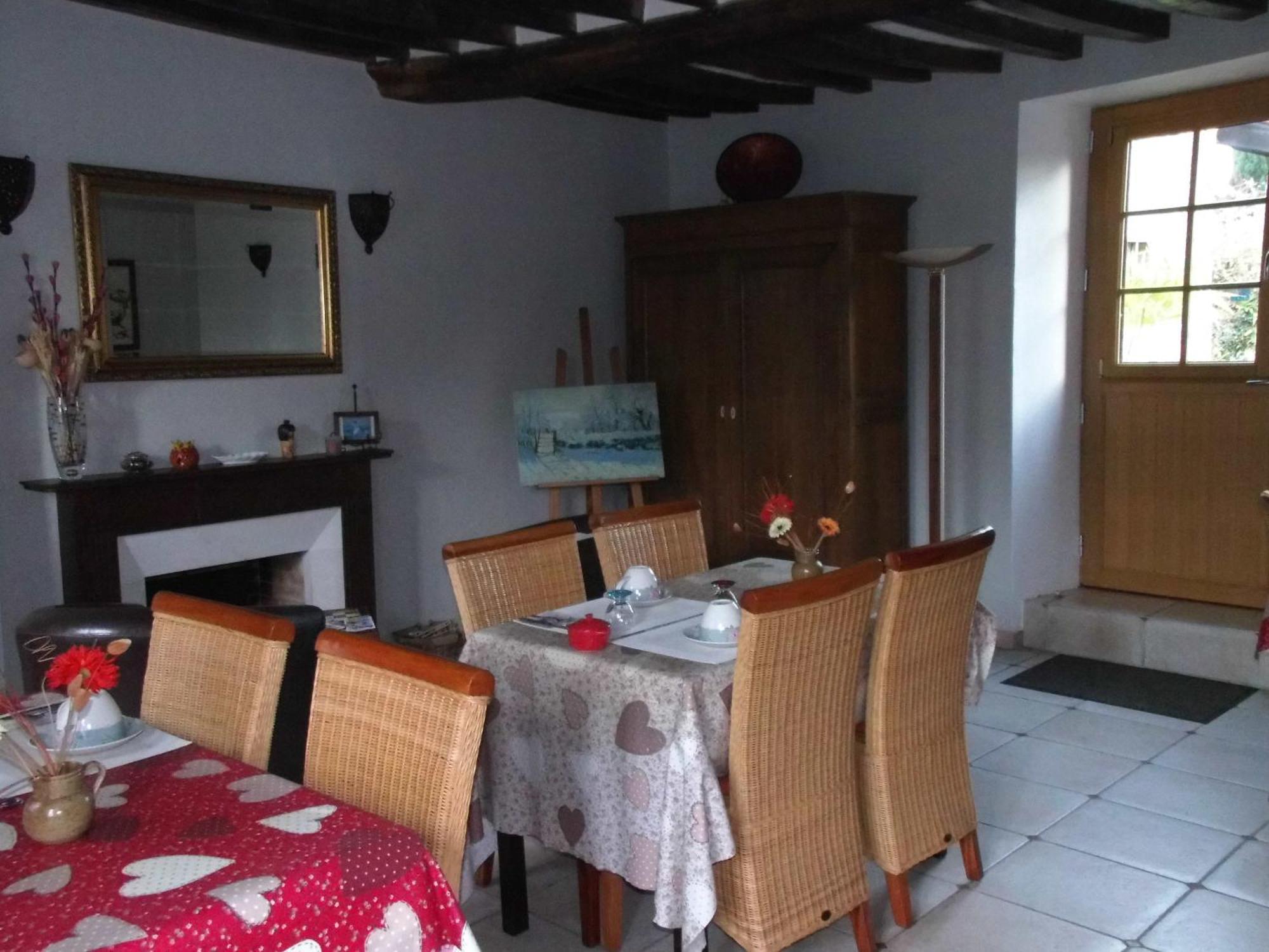 Le Clos Des Tilleuls D Day Home, Chambres D'Hotes, Suite Avec Sauna Privatif, Suite Avec Balneotherapie Privative, En Supplement Option Spa Bain A Remous La Vendelée Стая снимка