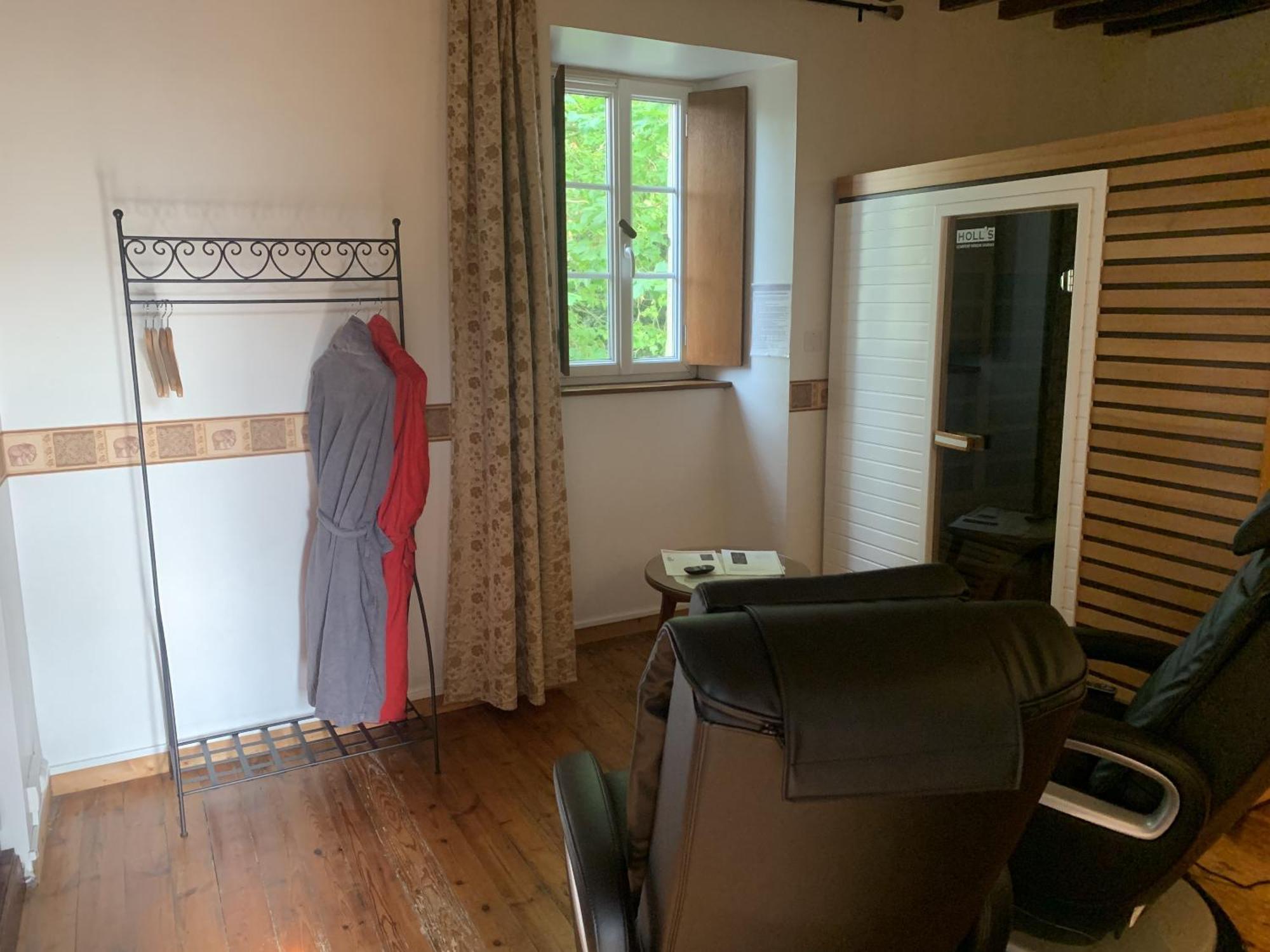 Le Clos Des Tilleuls D Day Home, Chambres D'Hotes, Suite Avec Sauna Privatif, Suite Avec Balneotherapie Privative, En Supplement Option Spa Bain A Remous La Vendelée Стая снимка